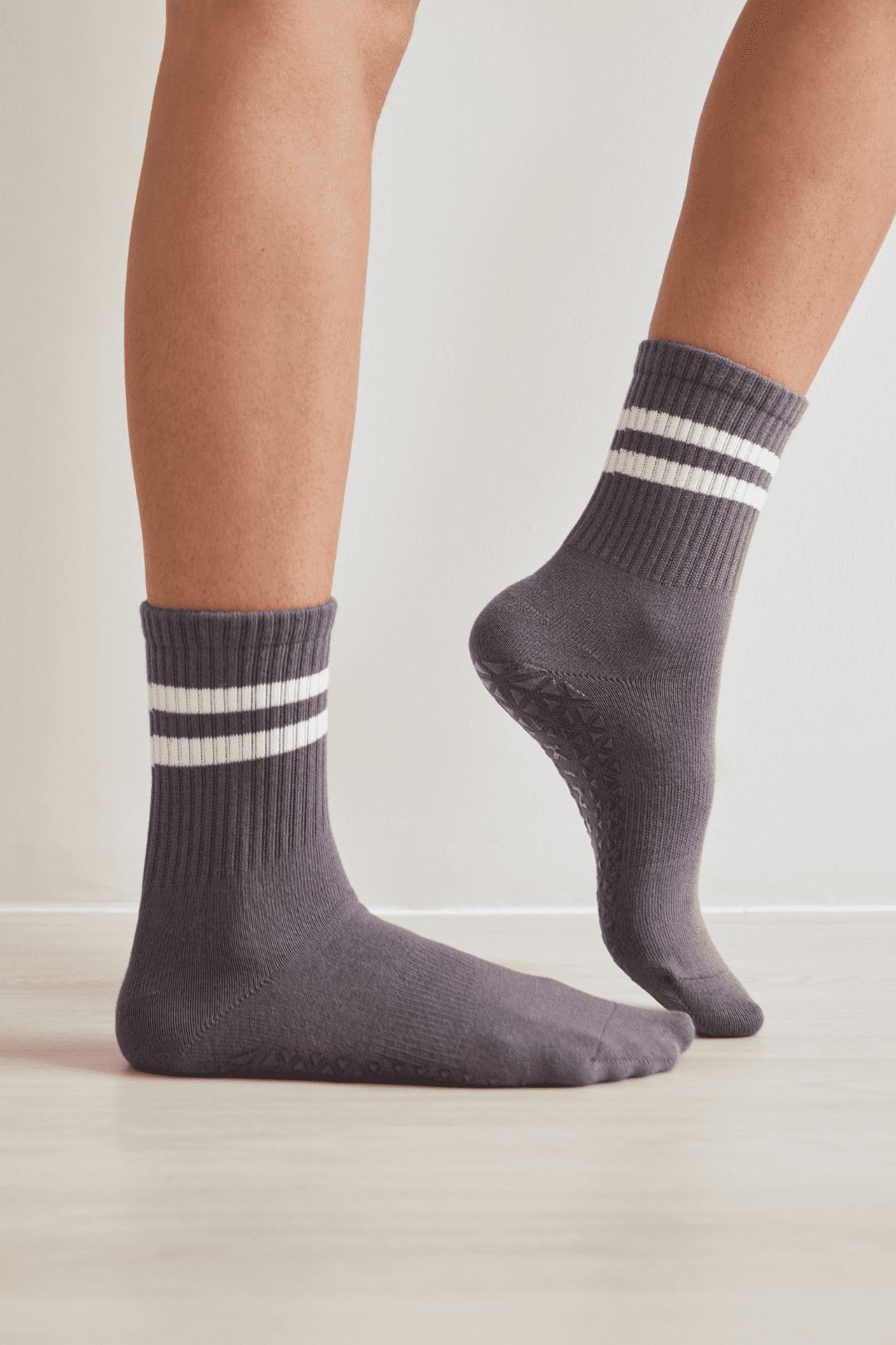 Elevate Hi-Performance Crew Grip Socks