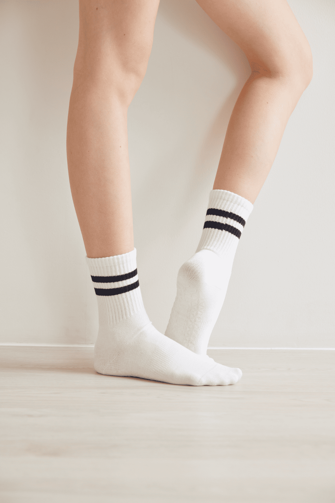 Elevate Hi-Performance Crew Grip Socks