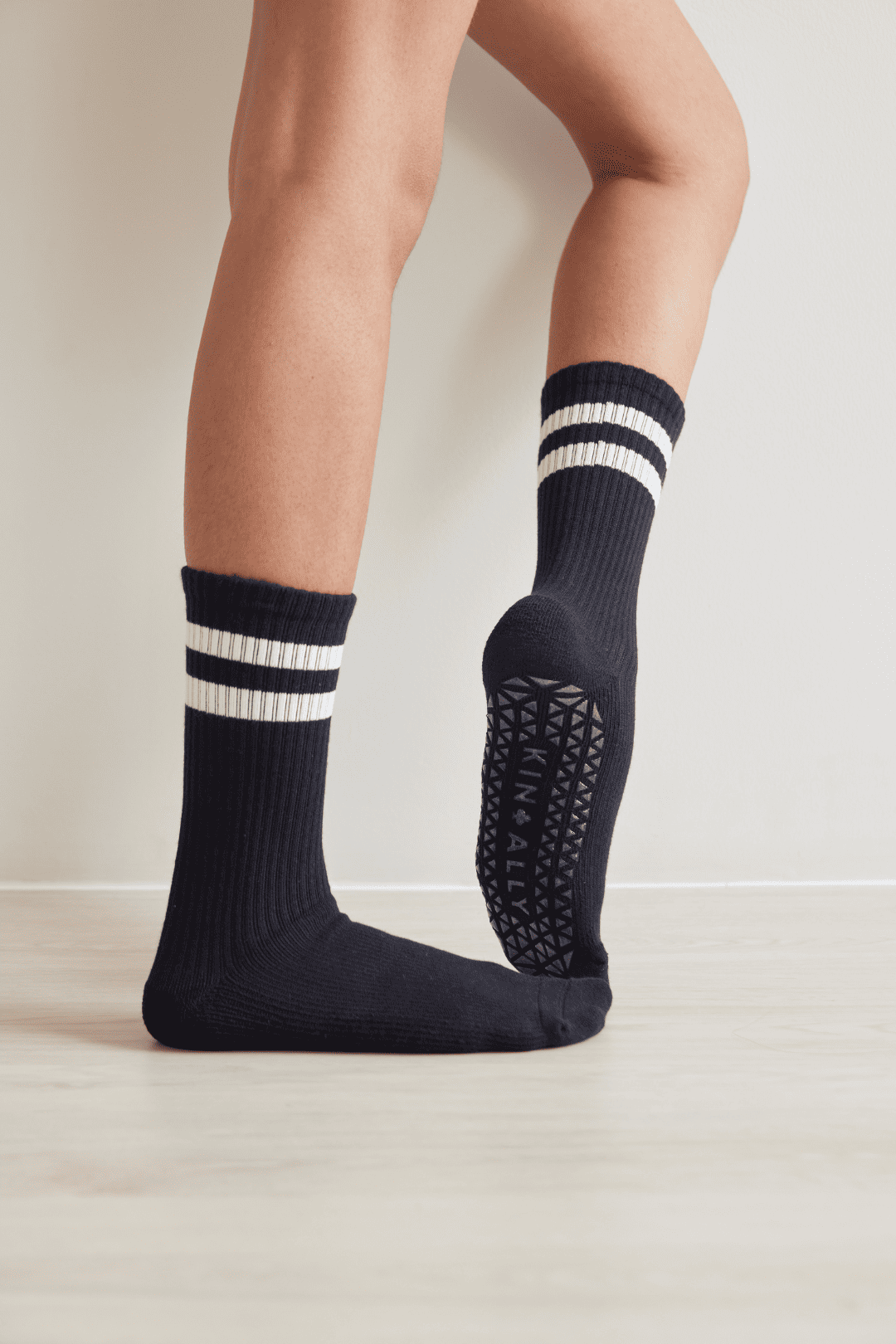 Elevate Hi-Performance Crew Grip Socks